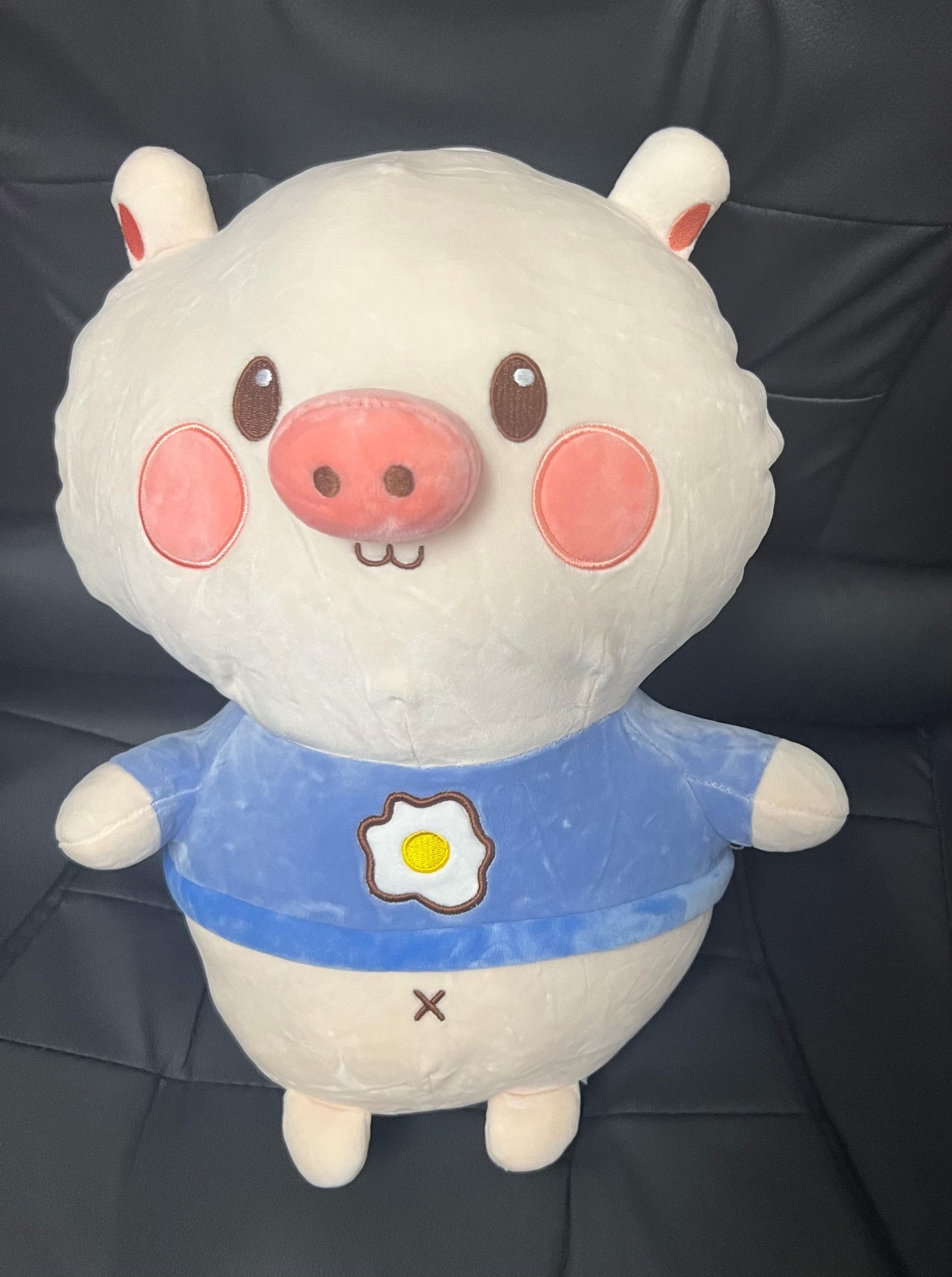 cerdito con remera celste 38cm