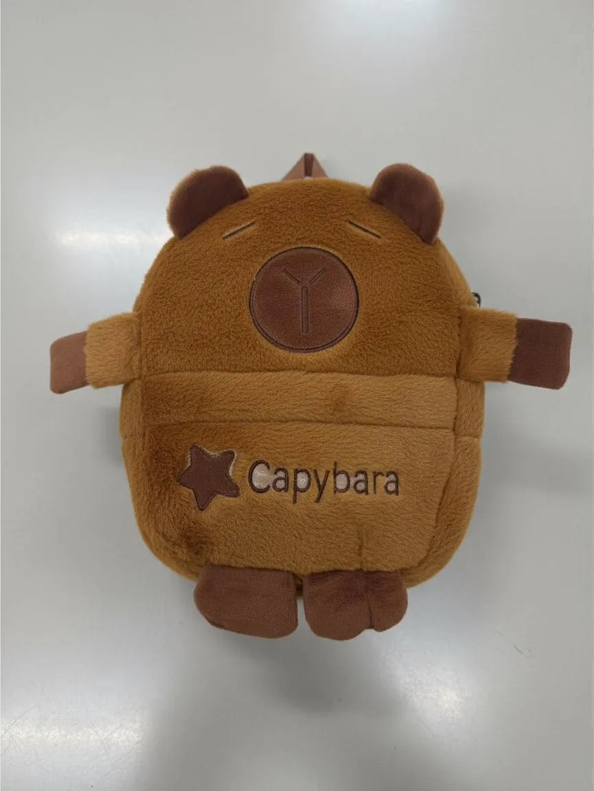 mochila felpa capybara 30x24x13cm