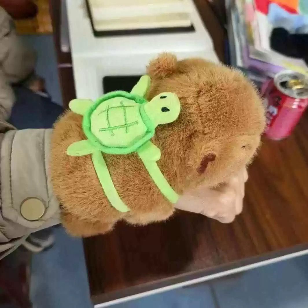 PULSERA CAPYBARA PELUCHE