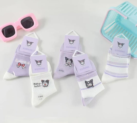 MEDIAS DE NIÑO KUROMI TALLE 2 A 4 VIOLETA