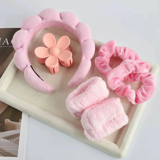 VINCHA,MUNEQUERAS,BROCHE Y COLOTA DE PELO*300